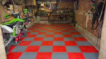 Модульное напольное покрытие пол плитка ПВХ SOLD GRAIN красно - серый